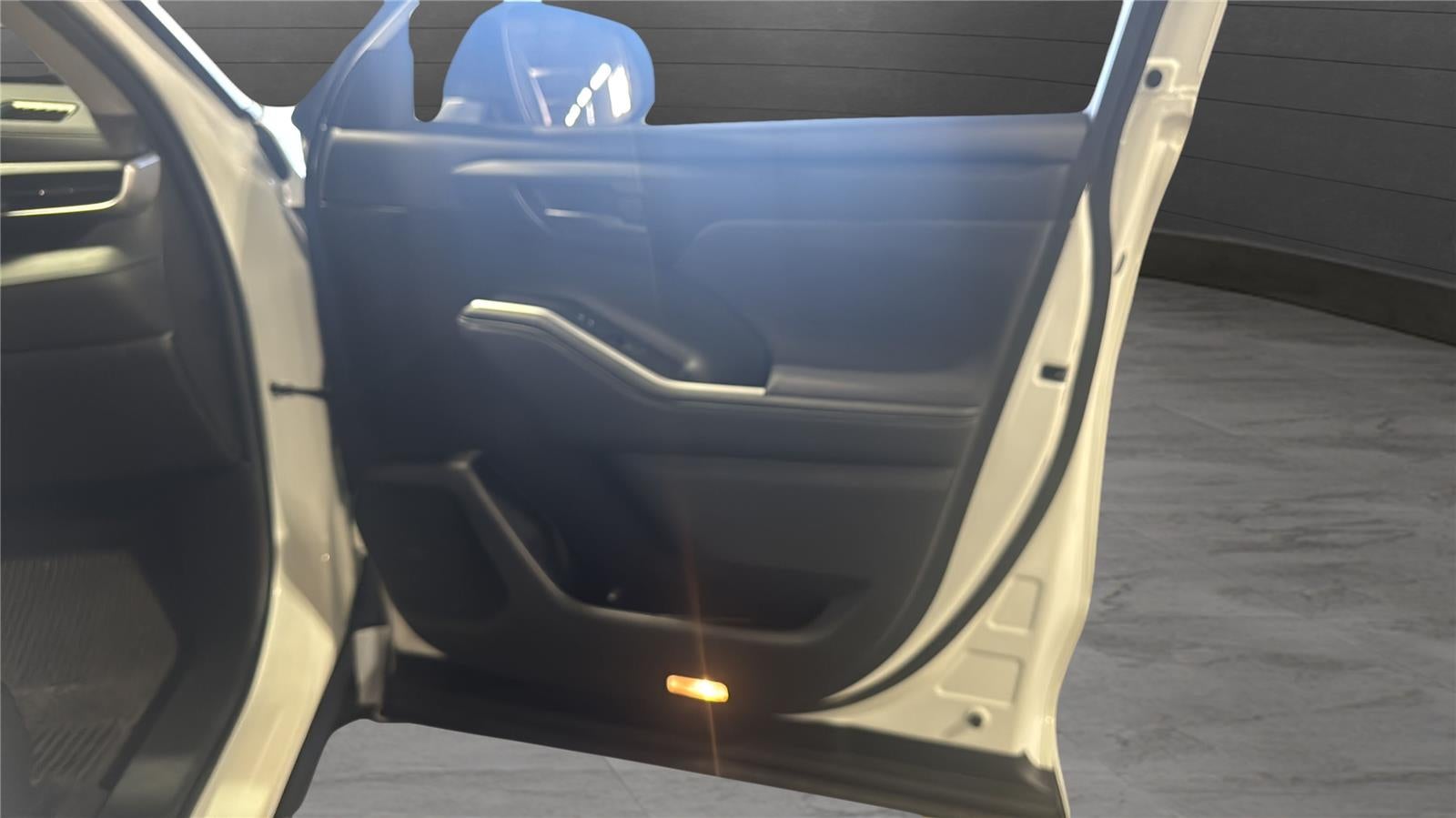 2023 Toyota Highlander Hybrid LE