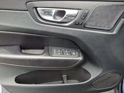 2023 Volvo XC60 Ultimate Bright Theme
