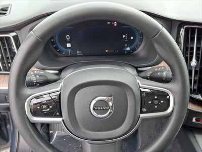 2023 Volvo XC60 Ultimate Bright Theme