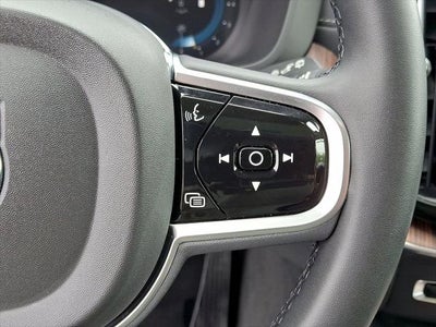 2023 Volvo XC60 Ultimate Bright Theme