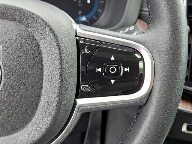 2023 Volvo XC60 Ultimate Bright Theme