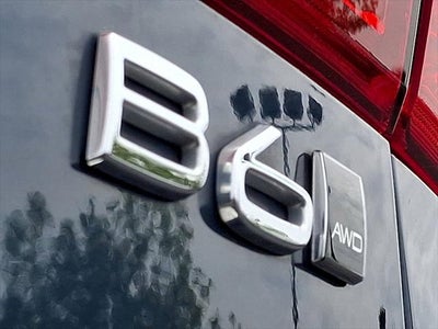 2023 Volvo XC60 Ultimate Bright Theme