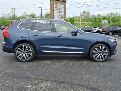 2023 Volvo XC60 Ultimate Bright Theme