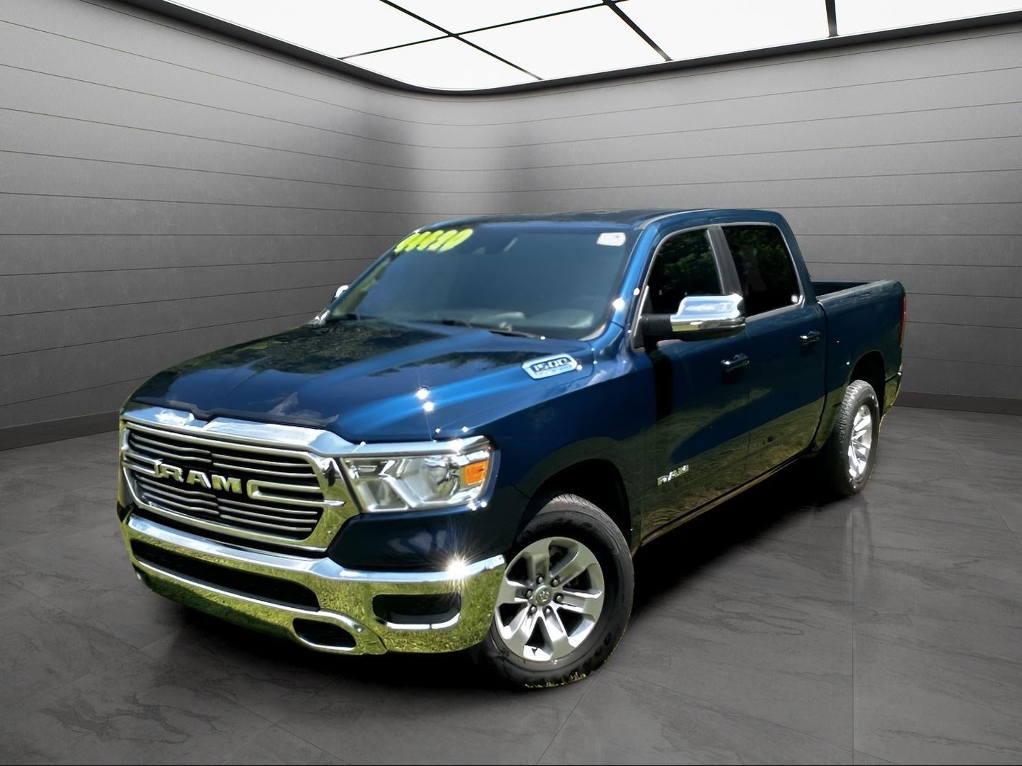 2024 RAM 1500 Laramie Crew Cab 4x2 5'7' Box
