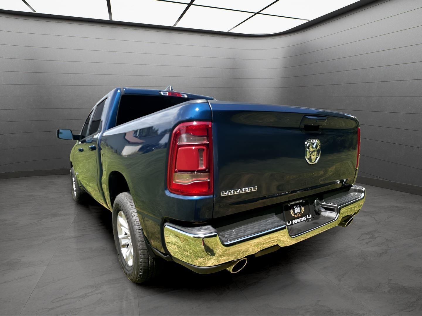 2024 RAM 1500 Laramie Crew Cab 4x2 5'7' Box