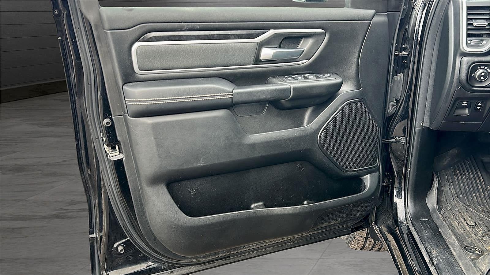 2022 RAM 1500 Big Horn Quad Cab 4x4 6'4' Box