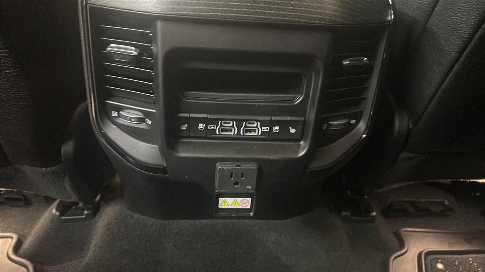 2022 RAM 1500 Limited Crew Cab 4x4 5'7' Box