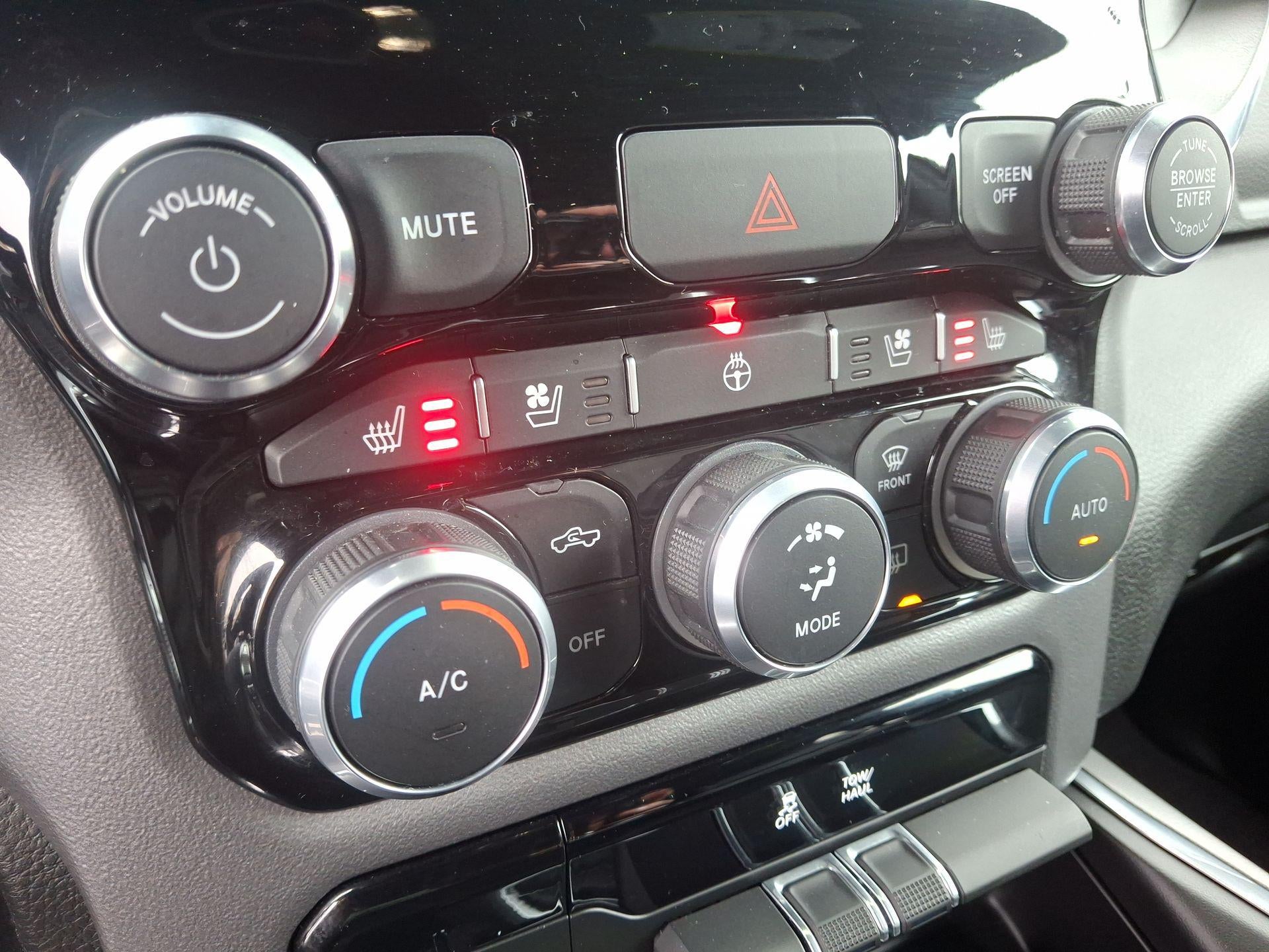 2024 RAM 1500 Laramie Crew Cab 4x2 57' Box