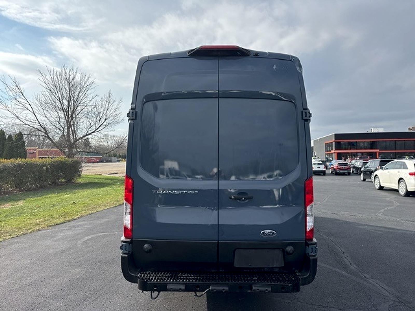 2019 Ford Transit Van T-250 148" EL Hi Rf 9000 GVWR Sliding RH Dr