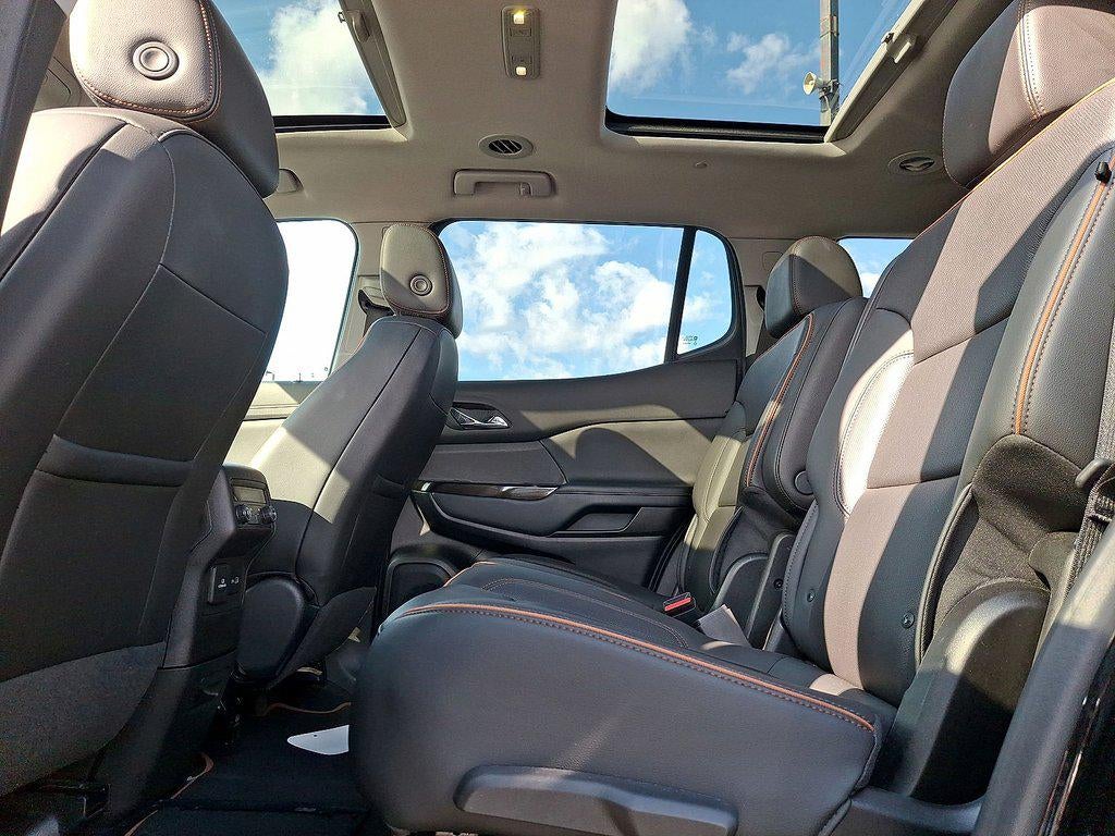 2023 GMC Acadia AWD AT4