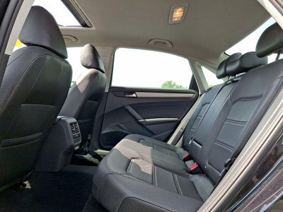 2022 Volkswagen Passat 2.0T SE Auto