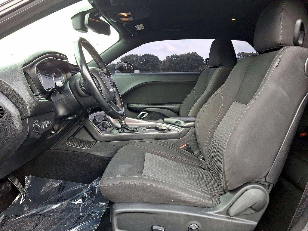 2019 Dodge Challenger SXT RWD