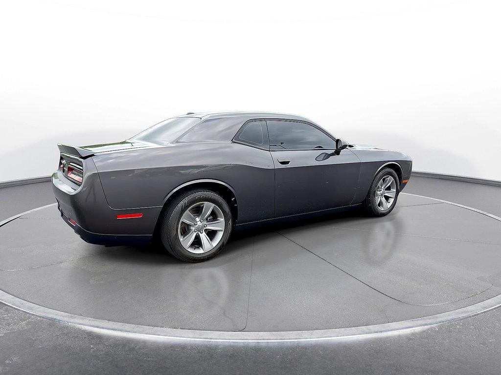2019 Dodge Challenger SXT RWD