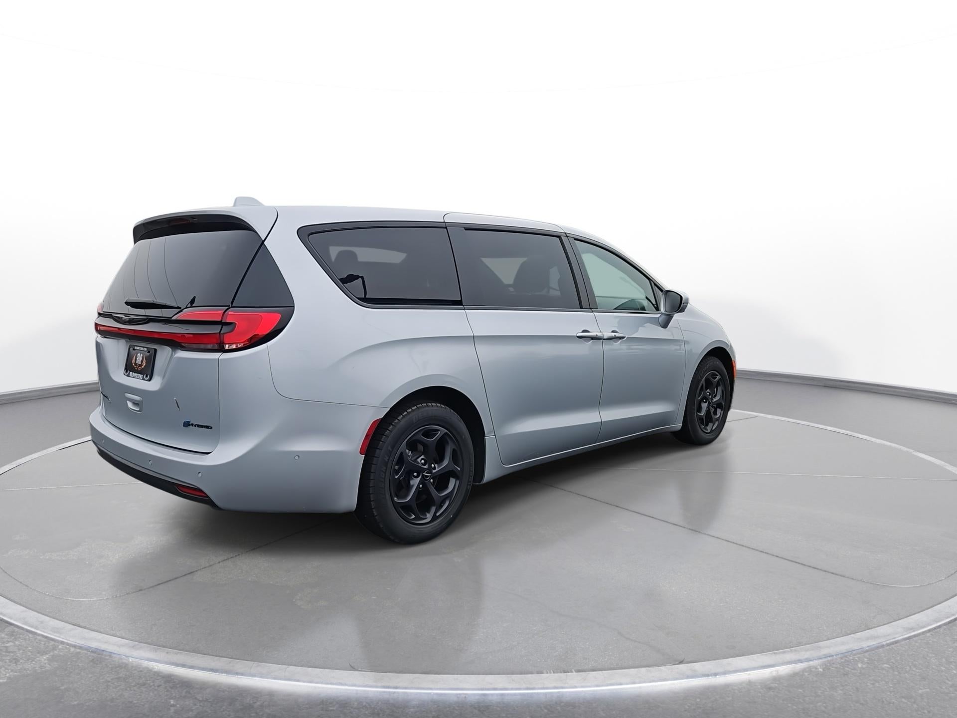 2022 Chrysler Pacifica Hybrid Limited