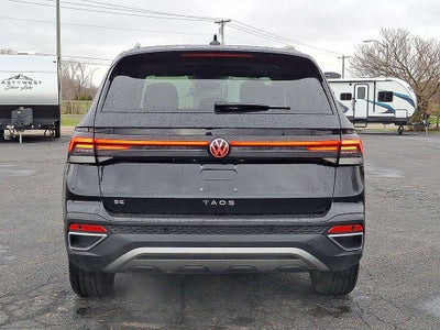 2025 Volkswagen Taos SE FWD
