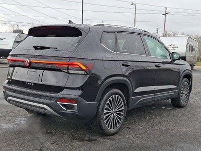 2025 Volkswagen Taos SE FWD