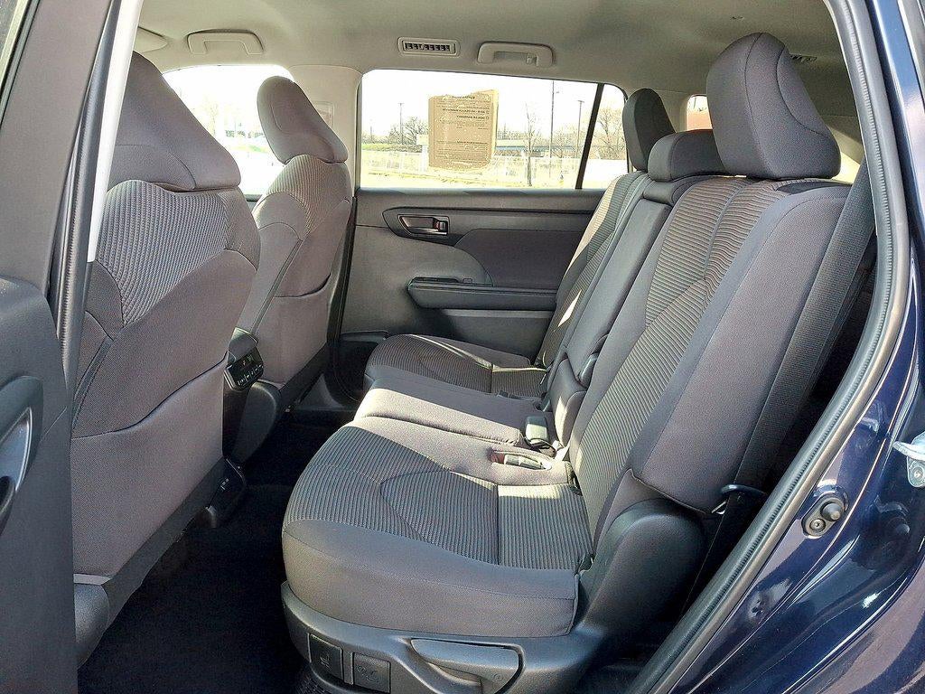 2022 Toyota Highlander Hybrid LE AWD (Natl)