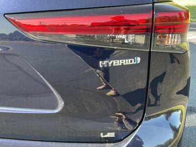 2022 Toyota Highlander Hybrid LE AWD (Natl)