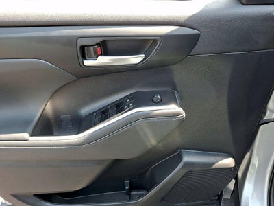 2023 Toyota Highlander Hybrid XLE AWD (Natl)
