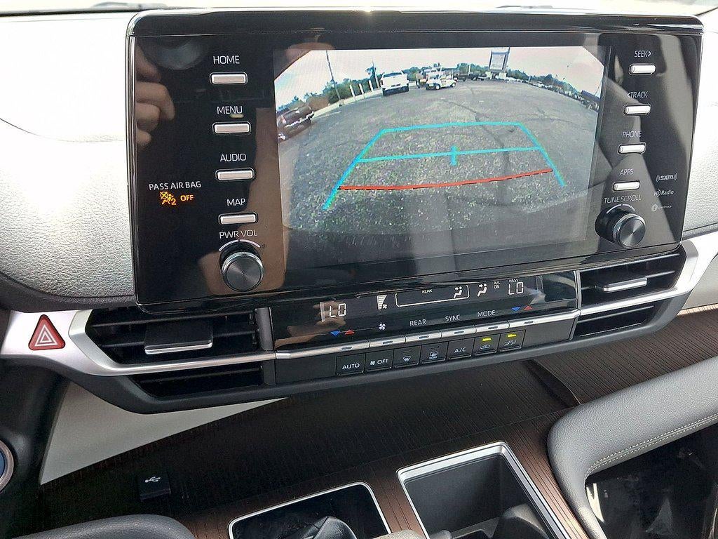 2023 Toyota Sienna LE FWD 8-Passenger (Natl)