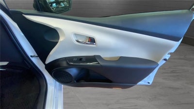 2022 Toyota Prius LE