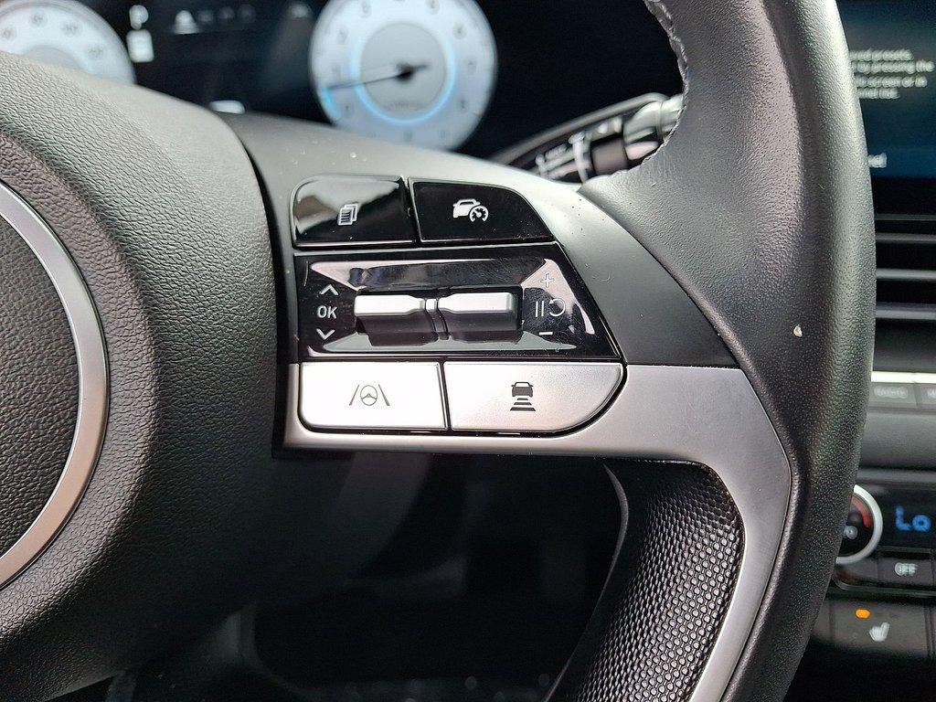 2024 Hyundai Elantra Limited IVT