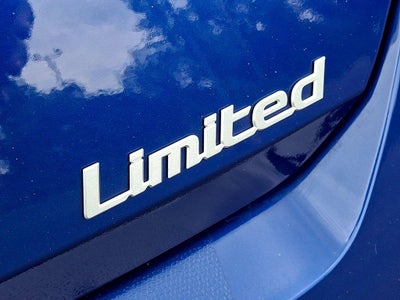 2024 Hyundai Elantra Limited IVT