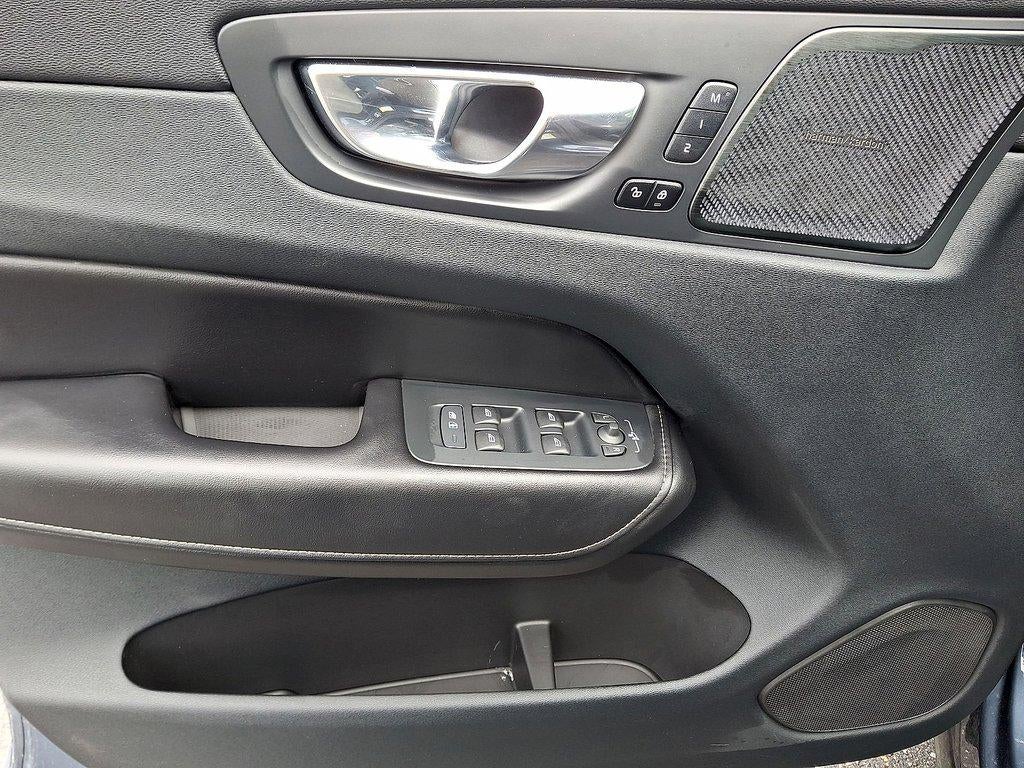 2023 Volvo Xc60 B6 AWD Ultimate Bright Theme