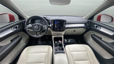 2019 Volvo XC40 Momentum