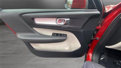 2019 Volvo XC40 Momentum