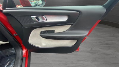 2019 Volvo XC40 Momentum