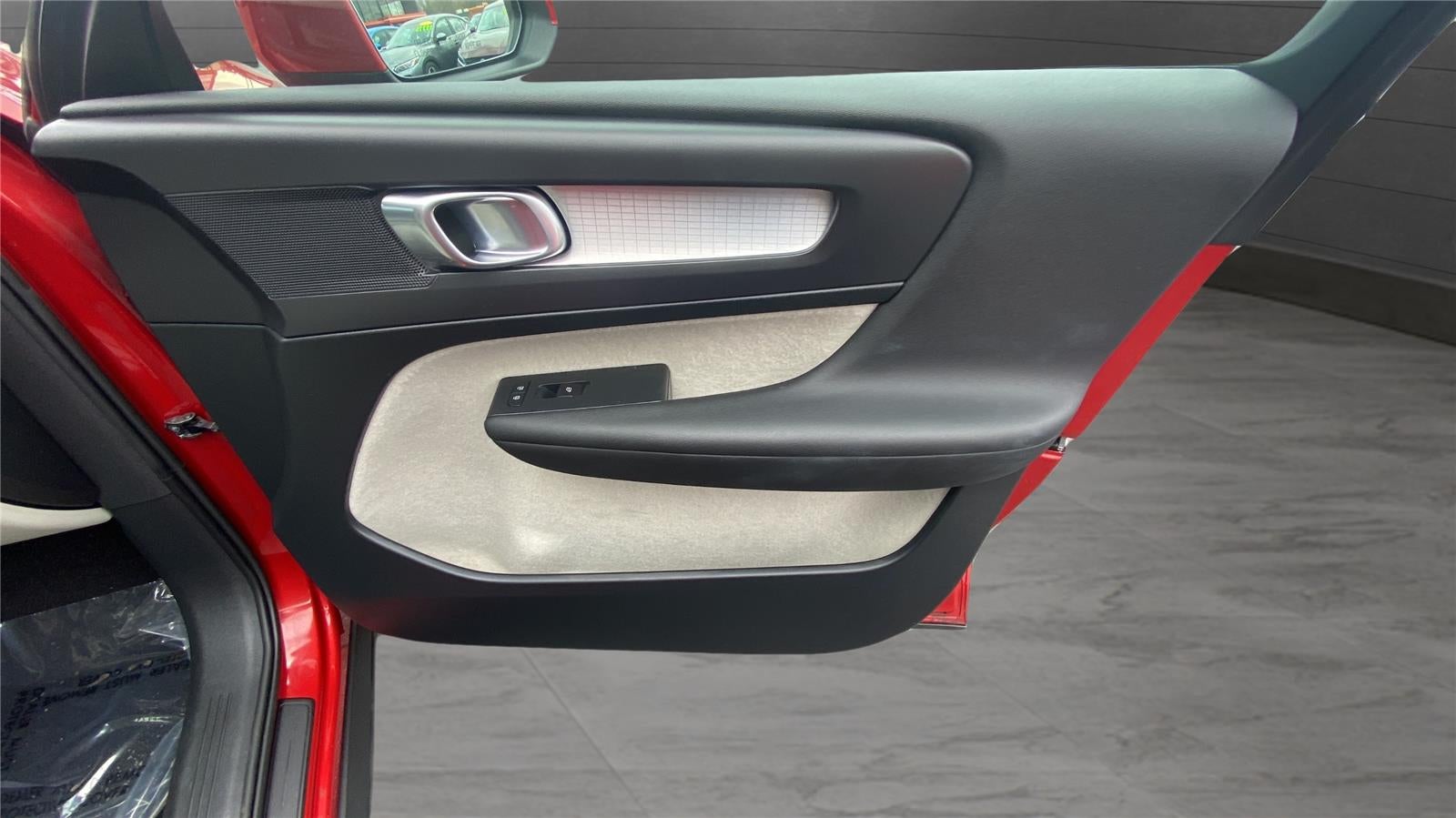 2019 Volvo XC40 Momentum