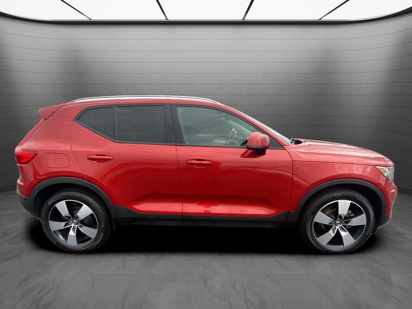2019 Volvo XC40 Momentum
