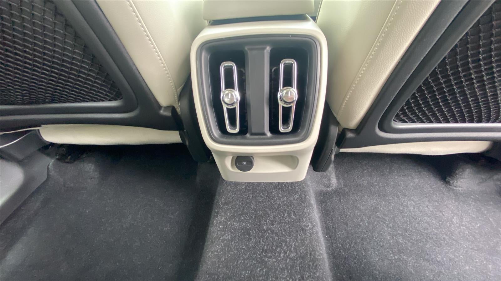 2019 Volvo XC40 Momentum