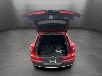 2019 Volvo XC40 Momentum