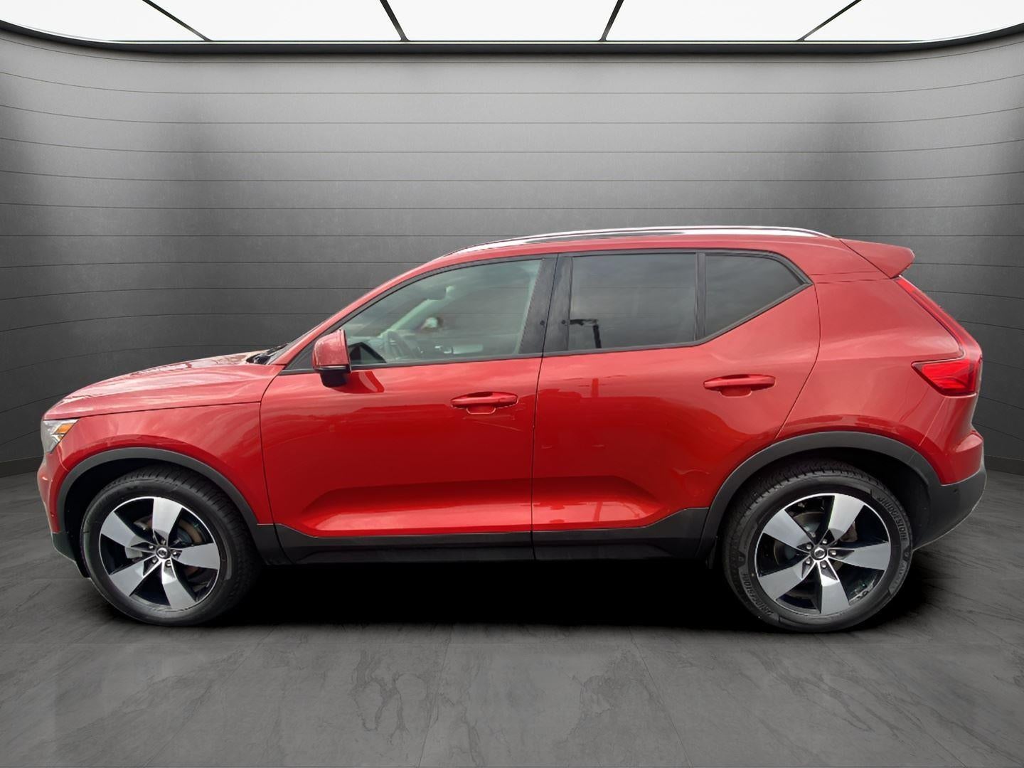 2019 Volvo XC40 Momentum