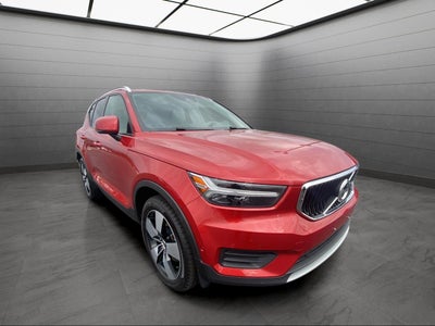 2019 Volvo XC40 Momentum
