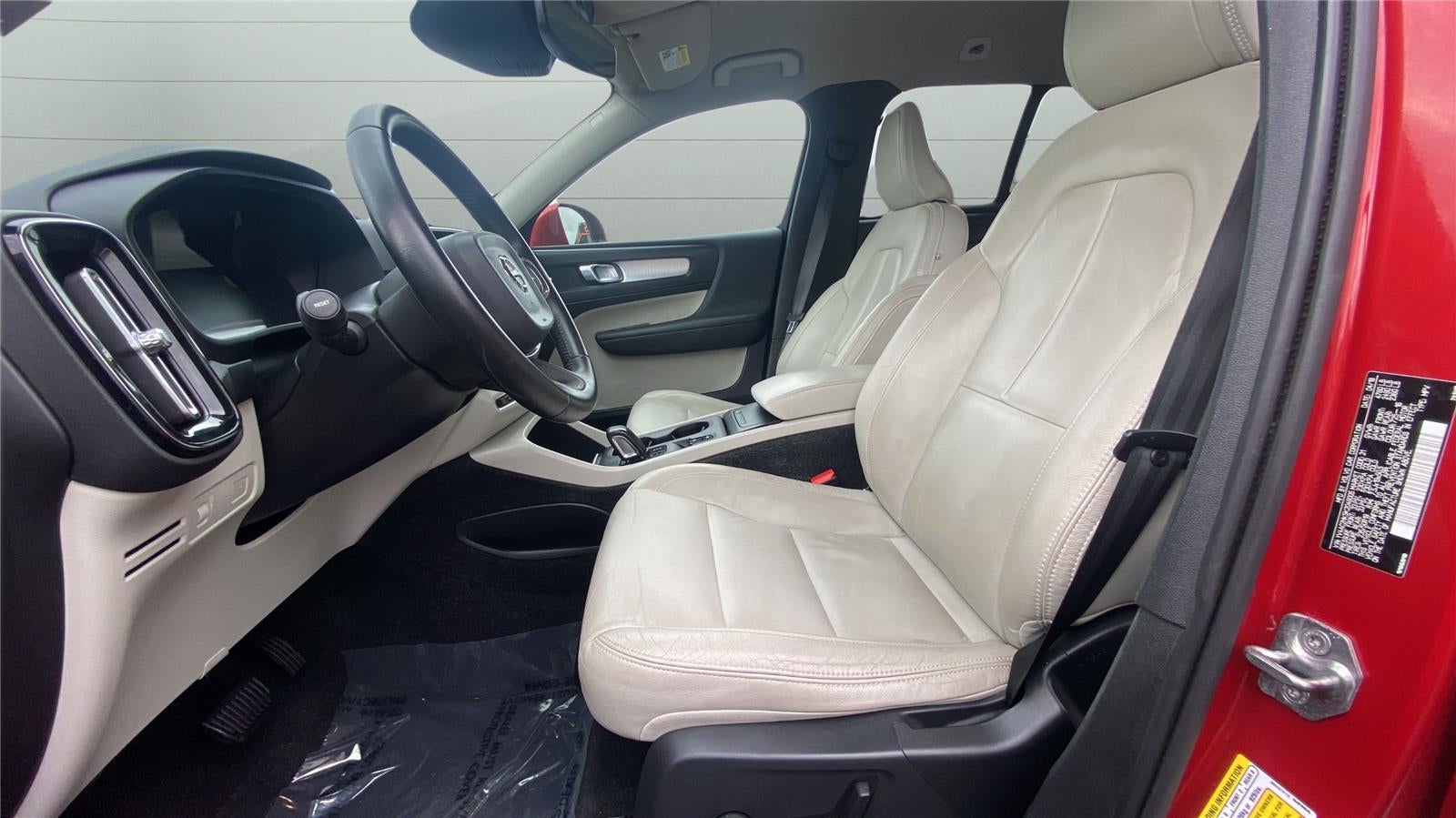 2019 Volvo XC40 Momentum