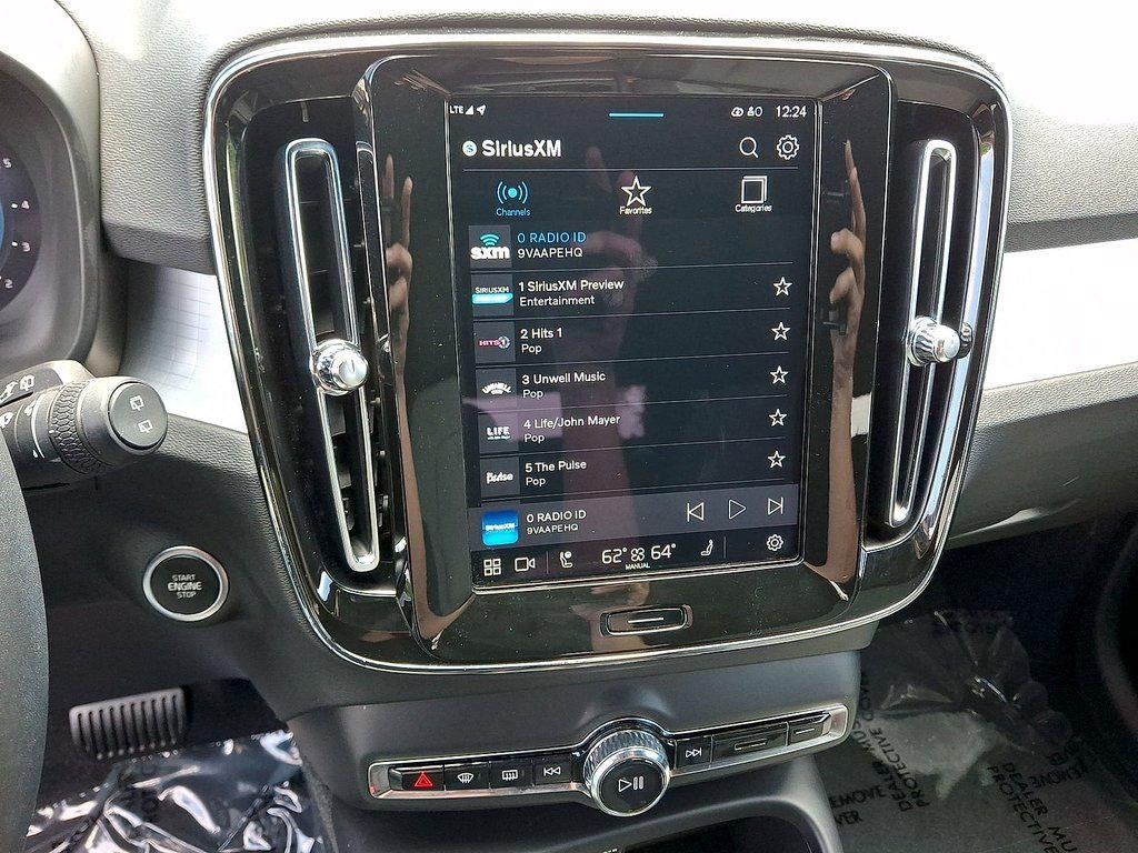 2024 Volvo Xc40 B5 AWD Core Bright Theme
