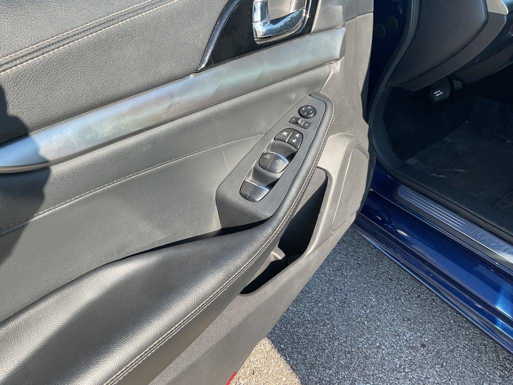2023 Nissan Maxima SV