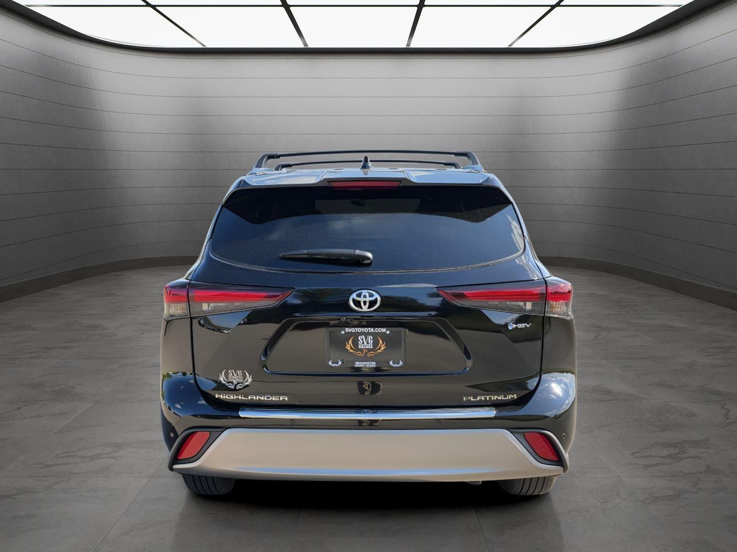 2025 Toyota Highlander Hybrid Platinum