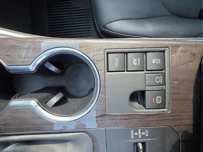 2025 Toyota Highlander Hybrid Platinum