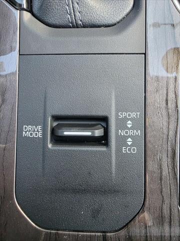 2025 Toyota Highlander Hybrid Platinum