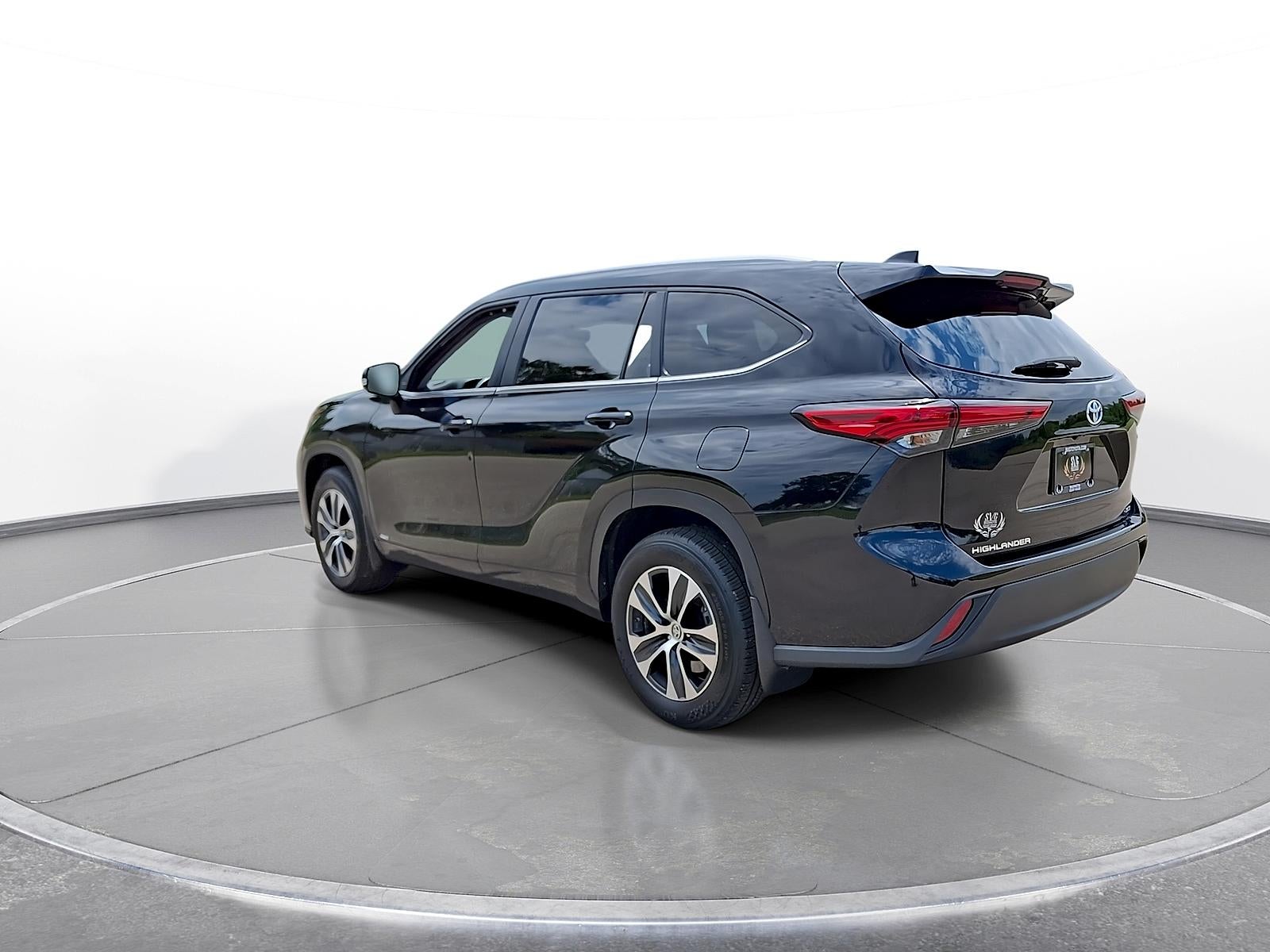 2023 Toyota Highlander Hybrid XLE