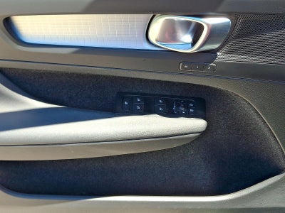 2023 Volvo XC40 Core