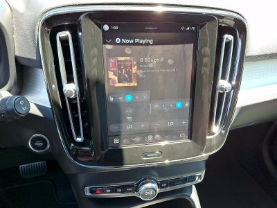 2023 Volvo XC40 Core
