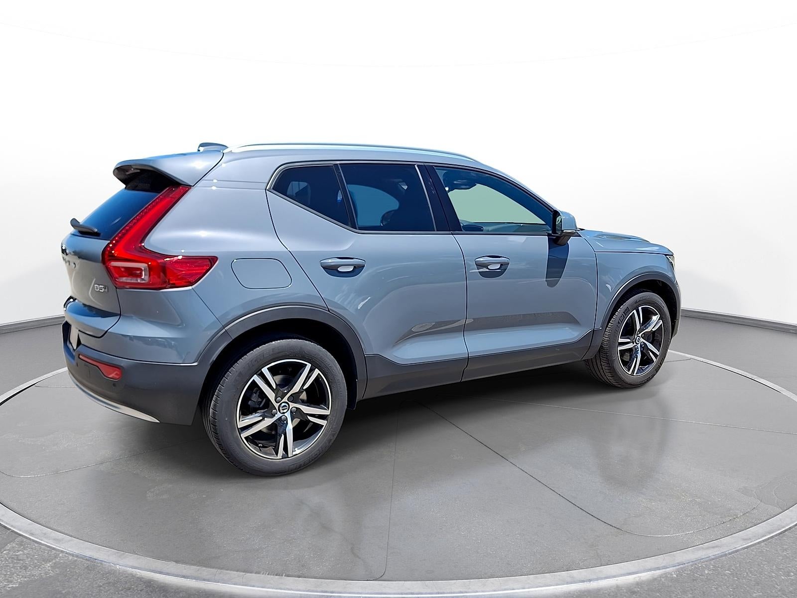 2023 Volvo XC40 Core