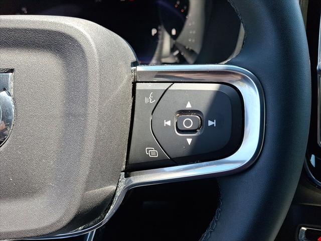2023 Volvo XC40 Core