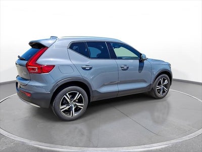 2023 Volvo XC40 Core