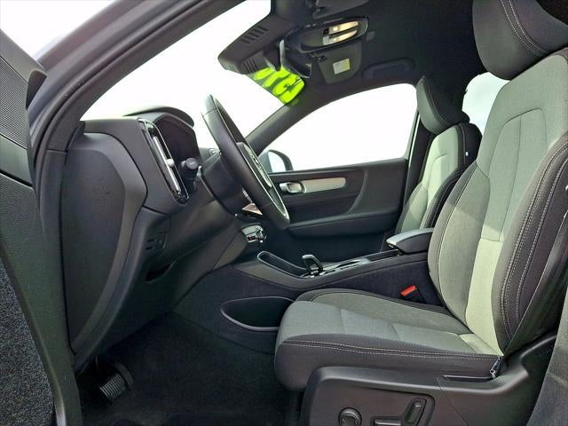 2023 Volvo XC40 Core
